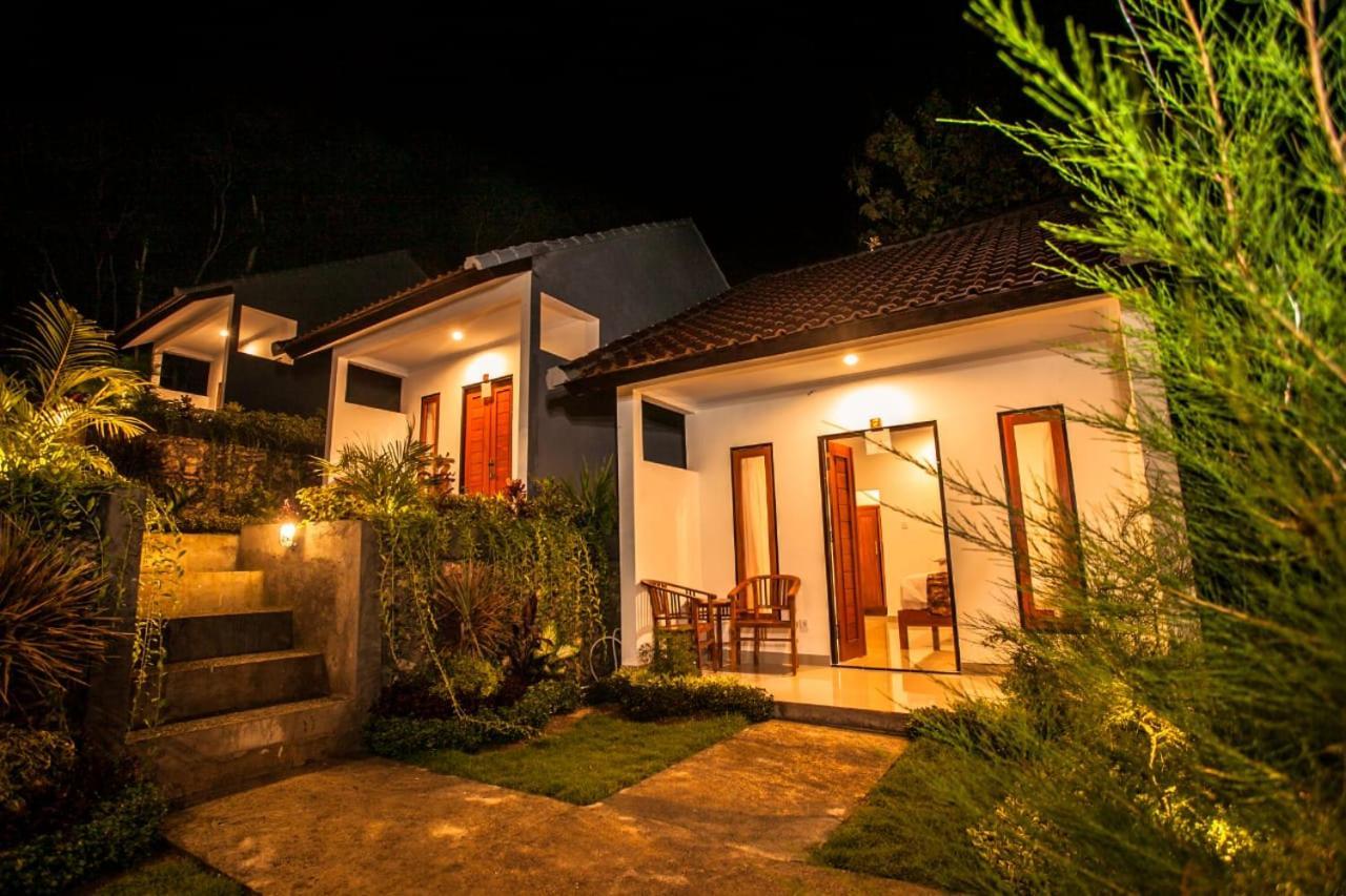 Singgahan Bungalow By Ecommerceloka Toyapakeh Esterno foto